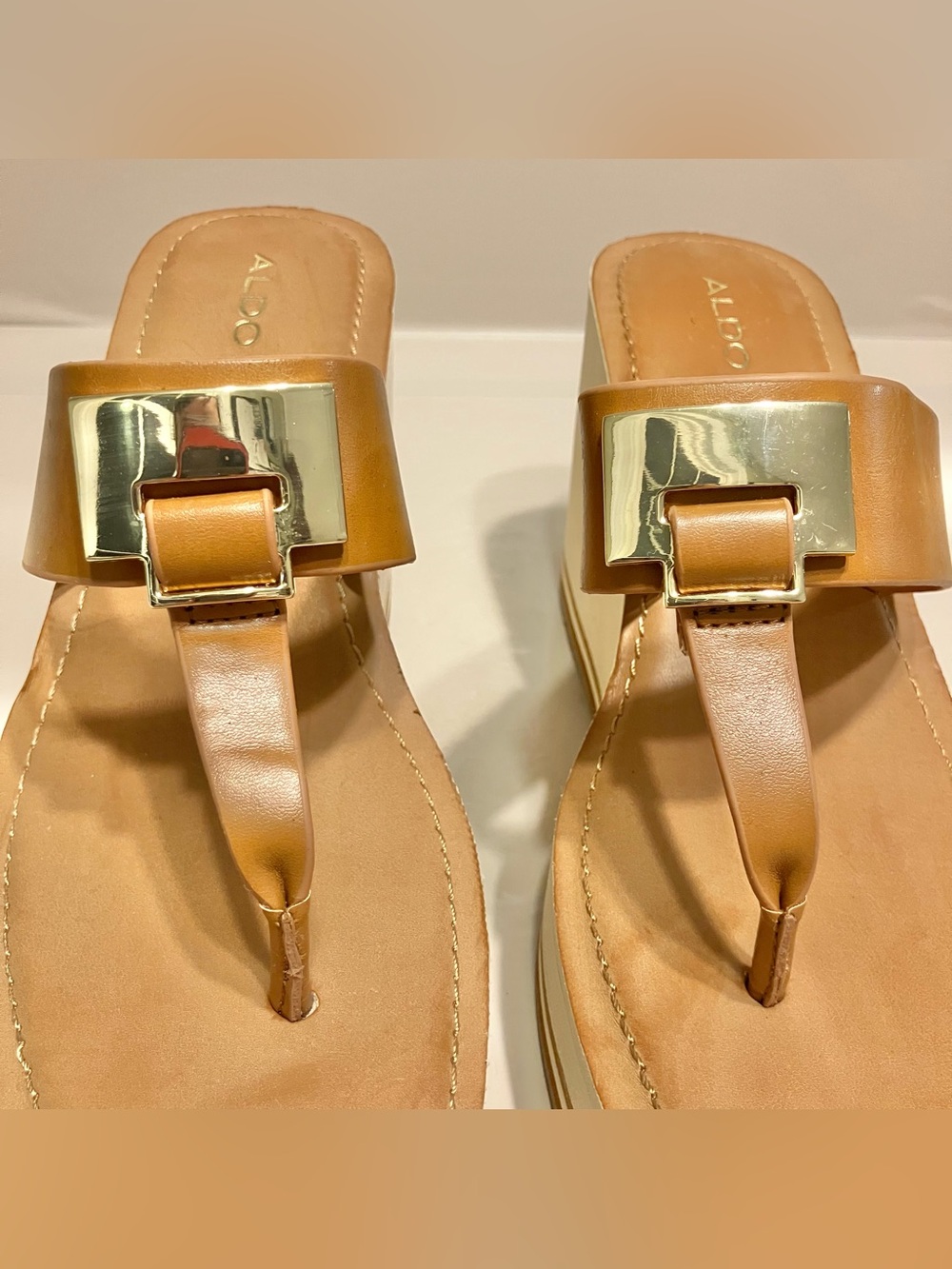 ALDO Acarenia wedge sandals cognac gold-tone accents platform wedge heel Sz 7.5 - Picture 11 of 14